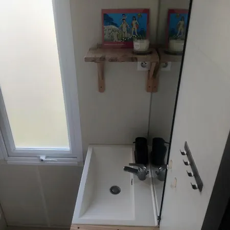 Le Mobil Bleu ! Naturiste Kamp alanı
